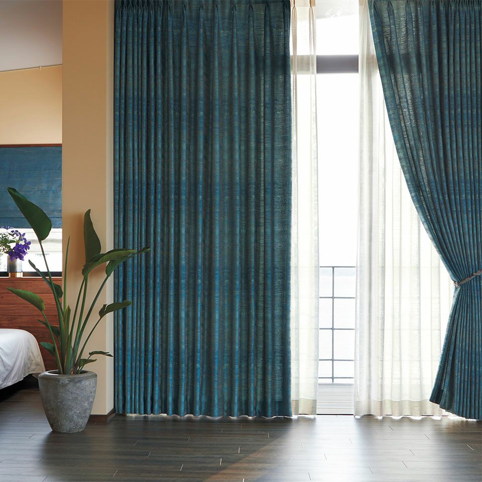 マニッシュな結び目がアクセントとなっており、モダン、北欧、ナチュラル、モリス等、幅広いカーテンと合わせる事が出来ます／カラー：グレー