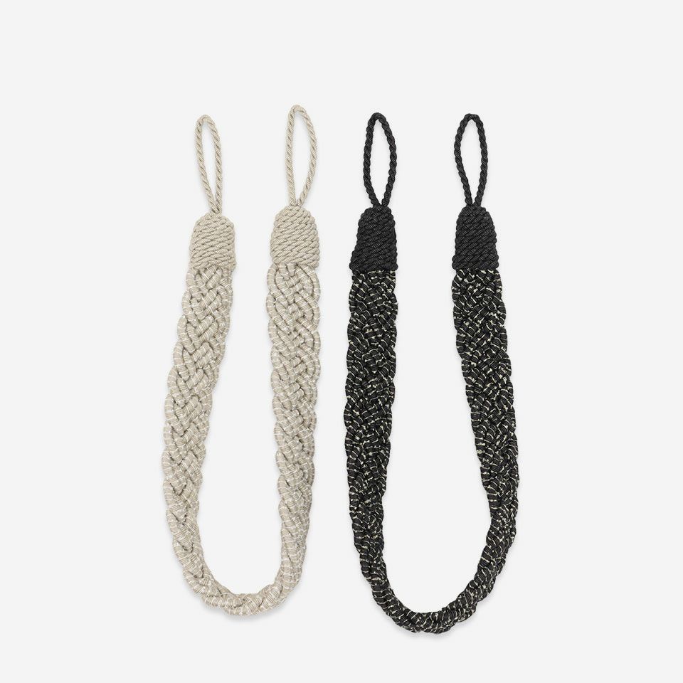 カラーは2色展開です