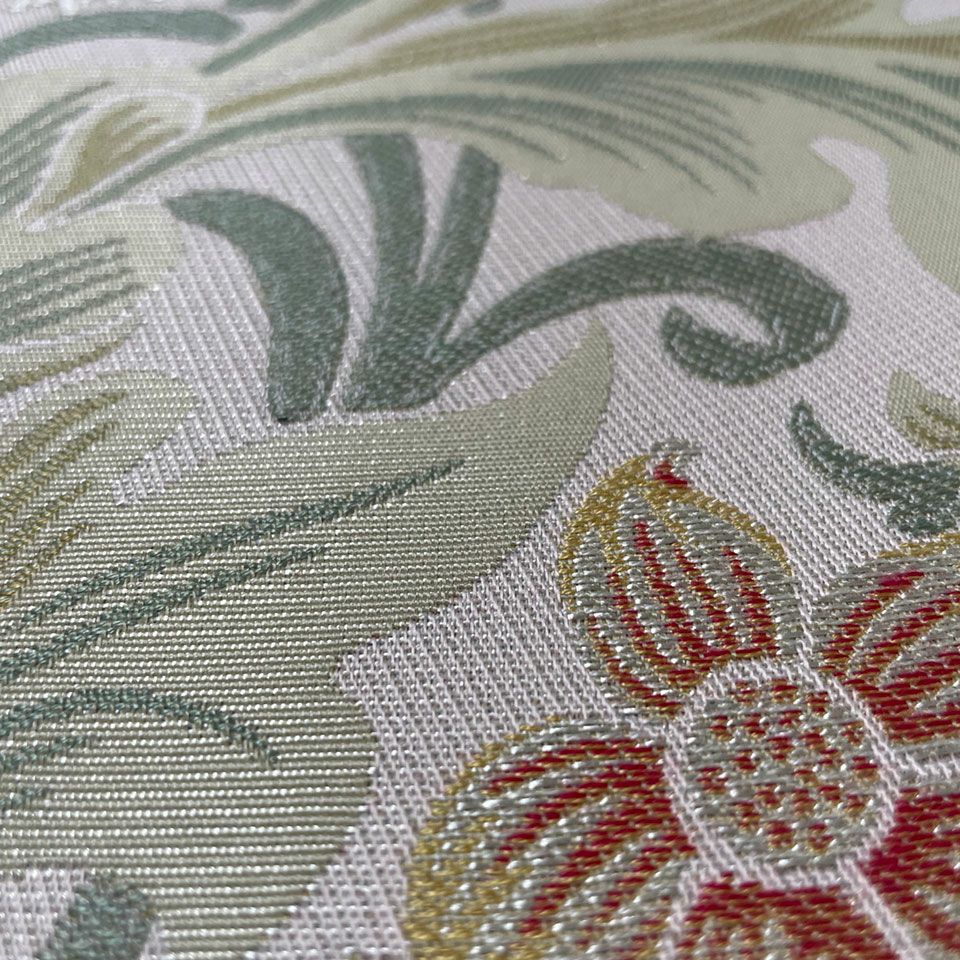 高密度ジャカード織機で細部まで繊細に織り上げています／カラー：ベージュ