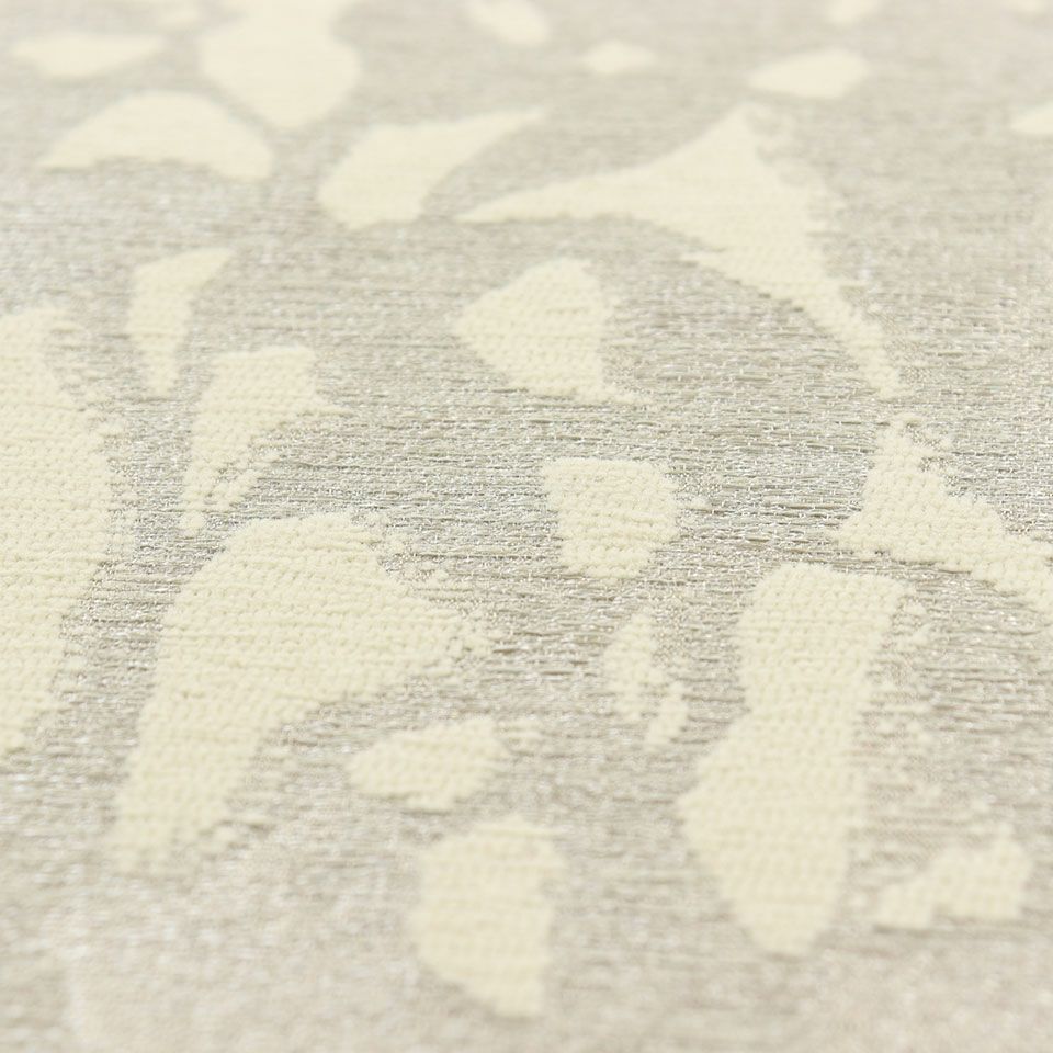 家を守る木、白樫の枝葉が風に揺れる様子をシルエットで表現し、自然の美しさをお部屋に取り入れます