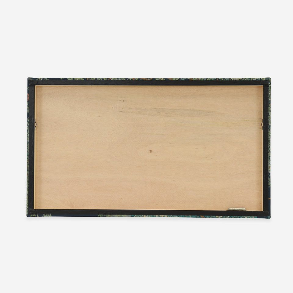 裏面画像／約40cm×70cm／吊り金具は、パネルの両端の梁に固定されています
