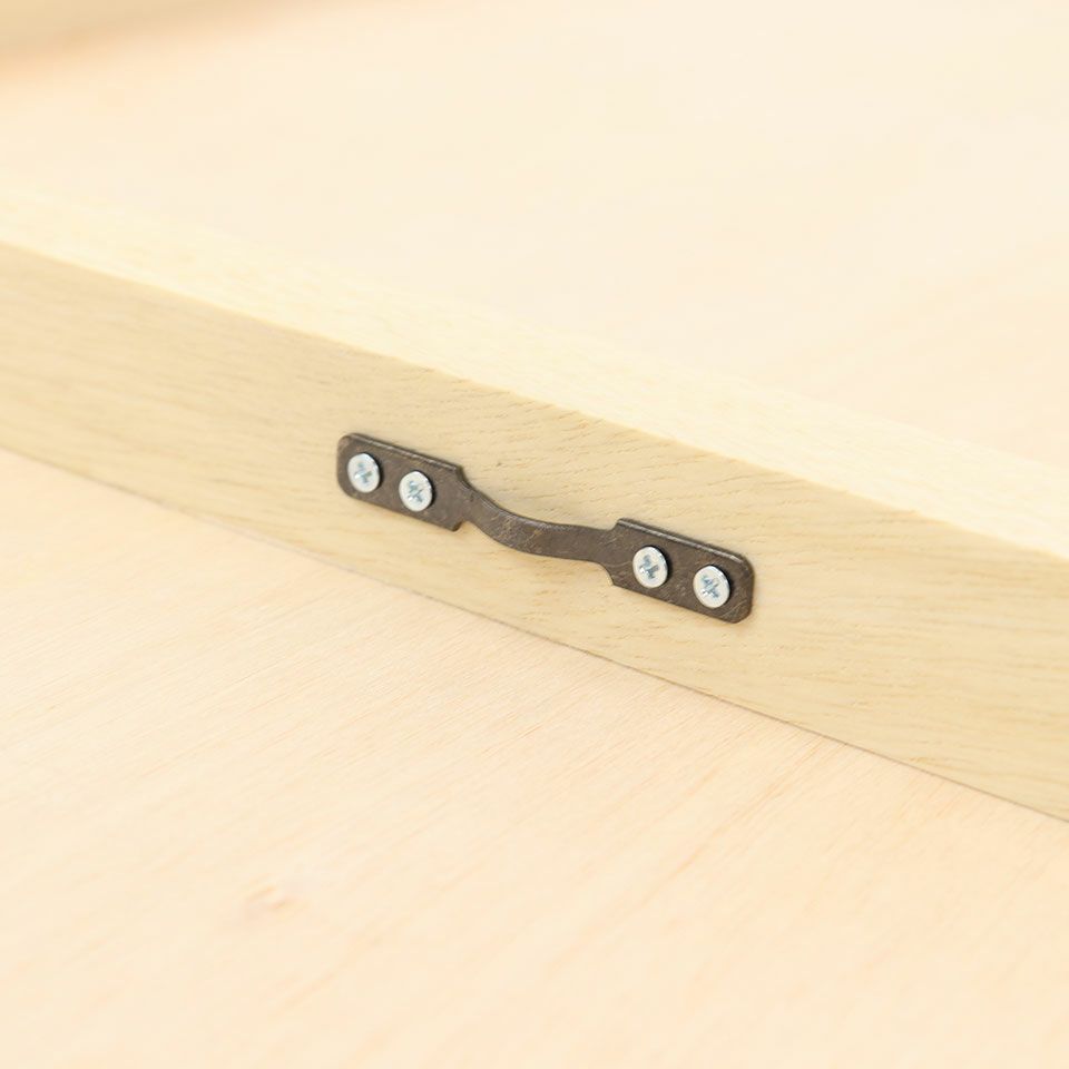 吊り金具は、各サイズ、2か所に固定されています