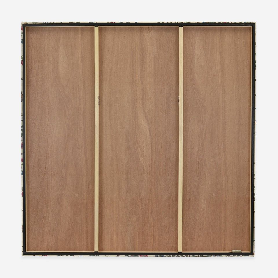 裏面画像／約125cm×125cm／吊り金具は、パネル内側の梁の両端に固定されています