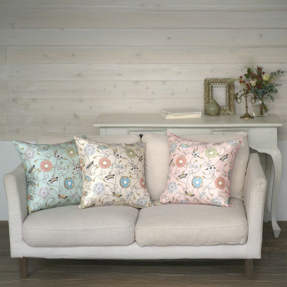 色違いでコーディネートしても素敵です