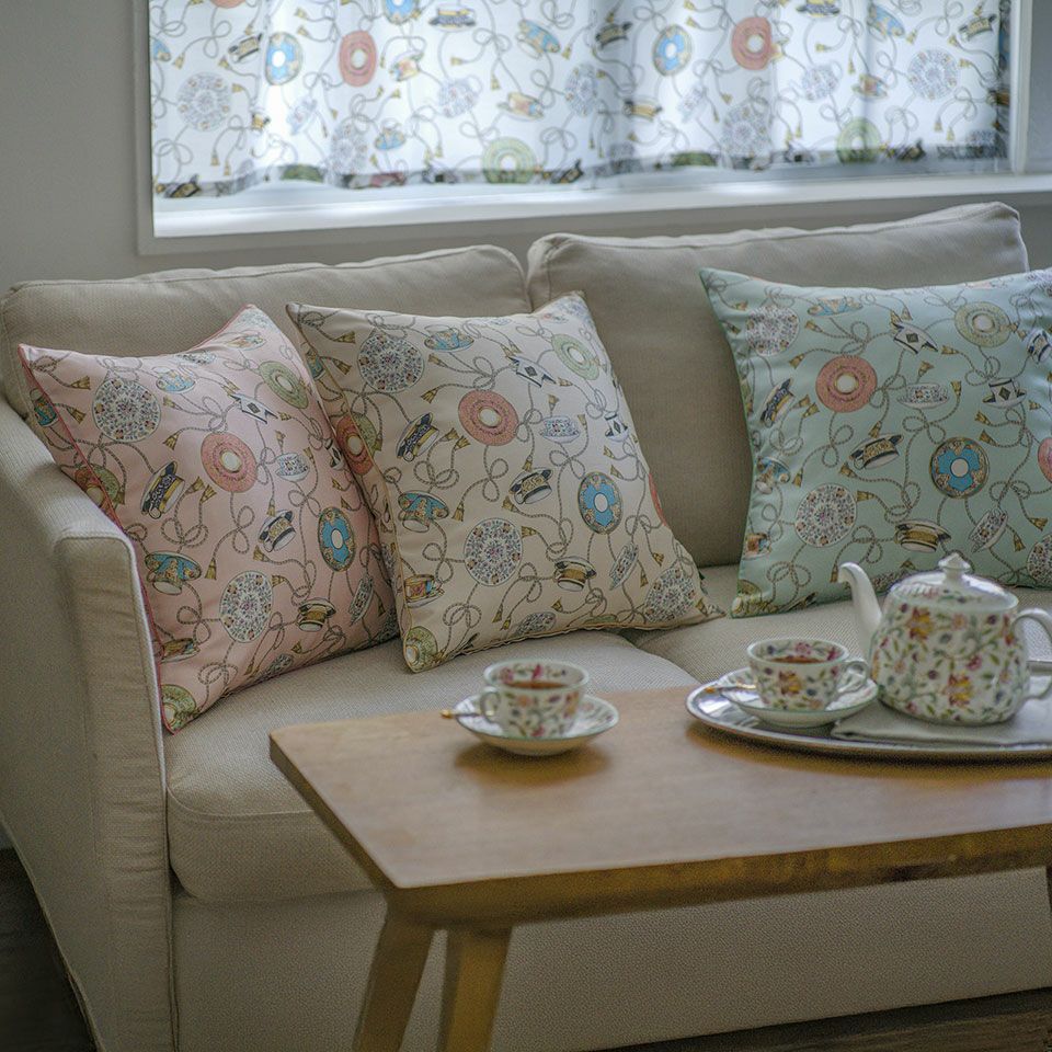 インテリアに合わせやすいカラーリングとエレガントなデザインでインテリアのコーディネートが広がります