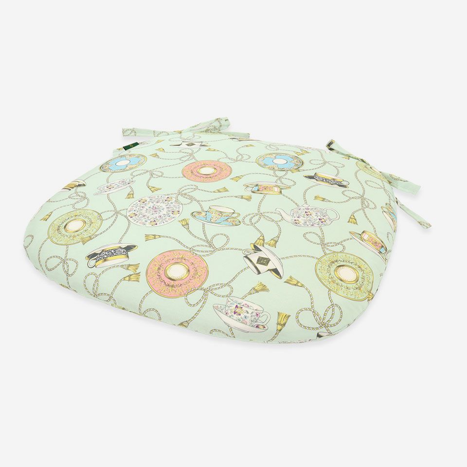 表面／カラー：グリーン／45cm×43cm／カップ＆タッセルのデザインがプリントされたダイニングシートクッションです