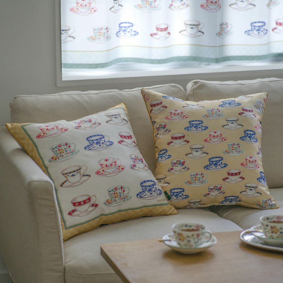 表面と裏面で2パターンのデザインをお楽しみいただけます