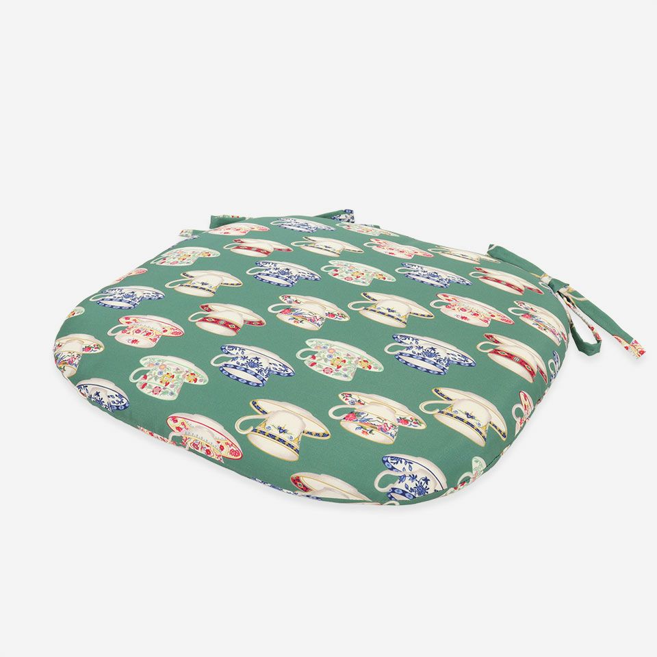 表面／カラー：グリーン／45cm×43cm／カップコレクションのデザインが素敵なダイニングシートクッションです