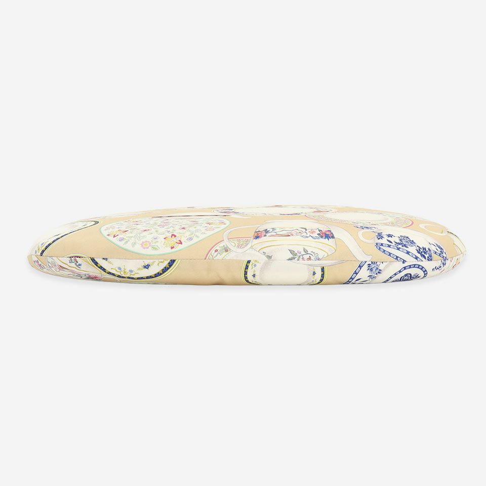 厚み：約6cm