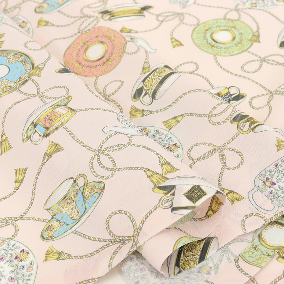 ピンク色はエレガントな雰囲気を醸し出します