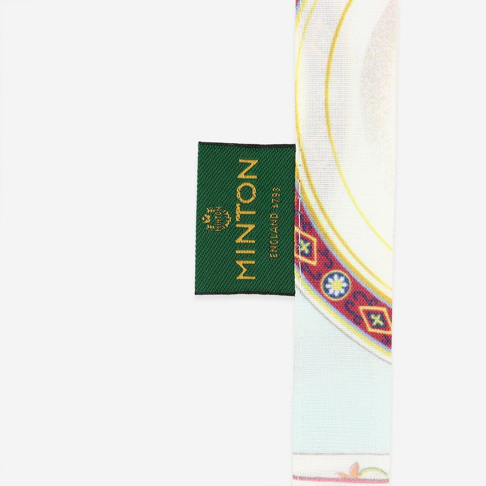 「MINTON」のブランドタグが付いています