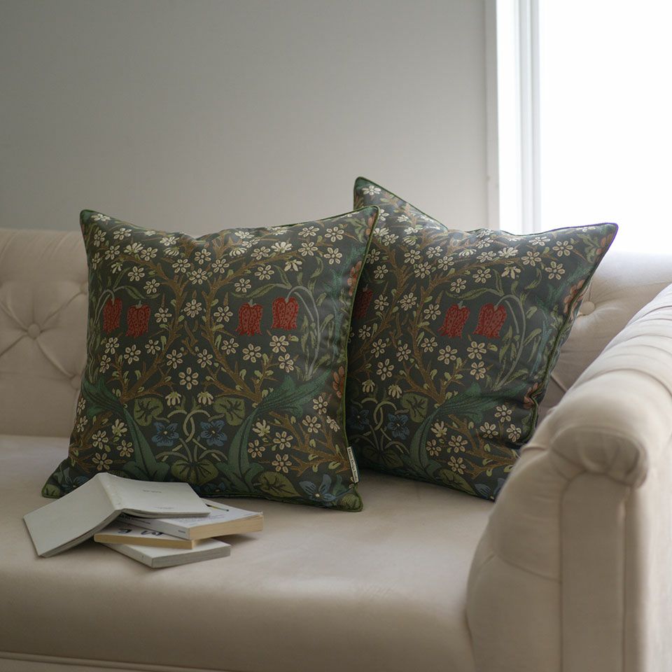 クラシカルさとカジュアルさを感じられるデザインをインテリアに取り入れて、モリスの世界をお楽しみいただけます