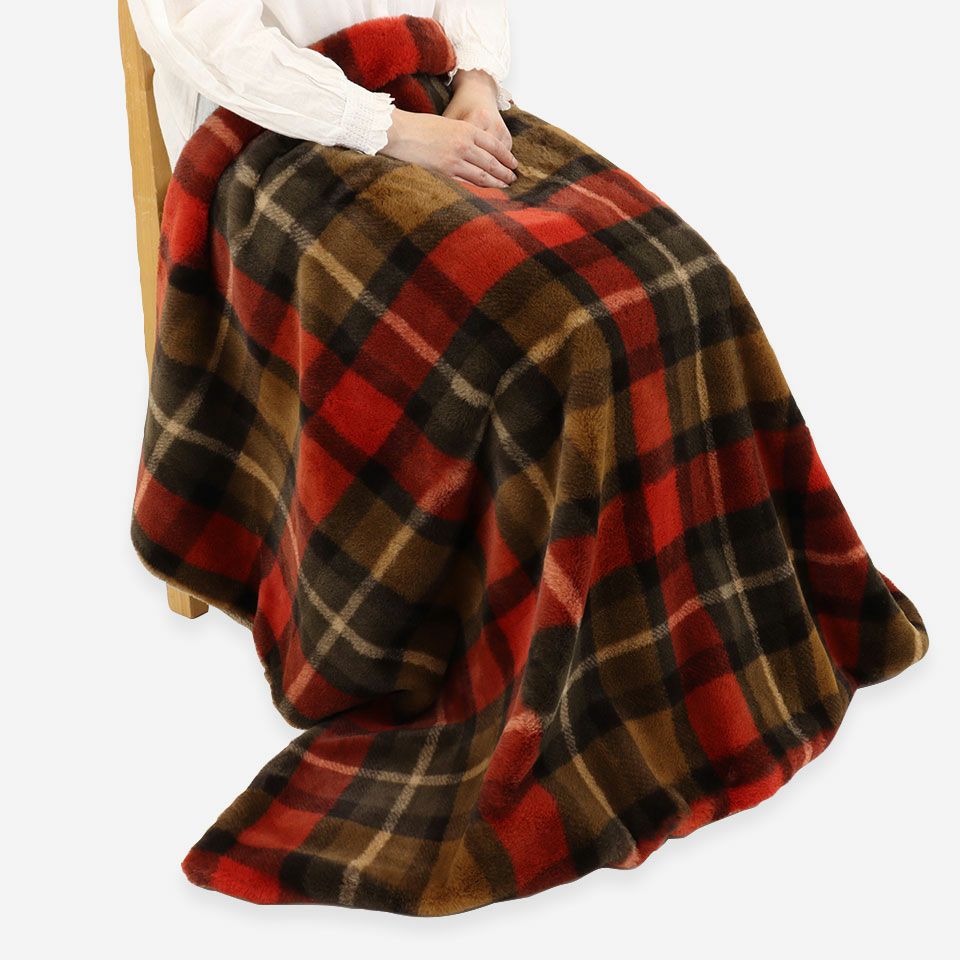 100×140cmサイズは、リビングでちょっとお昼寝やひざ掛けだけでは寒い冬本番の防寒ブランケットにいかがでしょうか／カラー：ブラウン