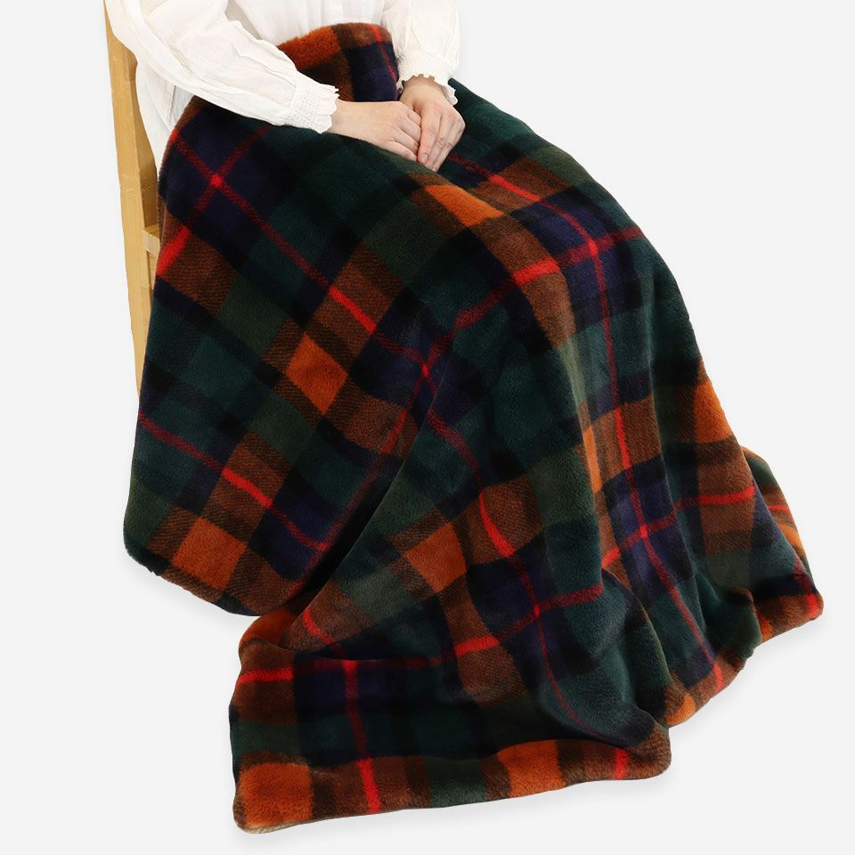 100×140cmサイズは、リビングでちょっとお昼寝やひざ掛けだけでは寒い冬本番の防寒ブランケットにいかがでしょうか／カラー：ネイビー