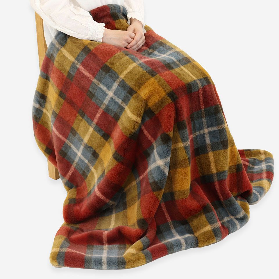 100×140cmサイズは、リビングでちょっとお昼寝やひざ掛けだけでは寒い冬本番の防寒ブランケットにいかがでしょうか／カラー：イエロー