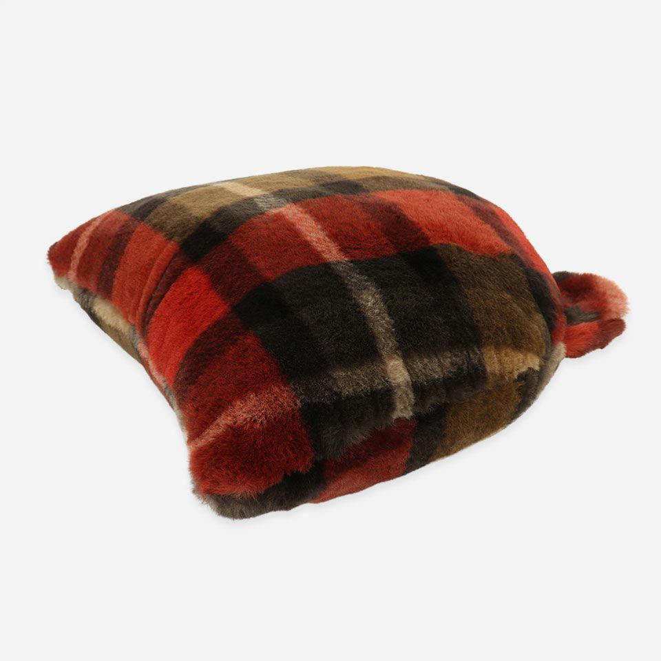 チェックファーの人気の秘密はなめらかな触感です／カラー：ブラウン