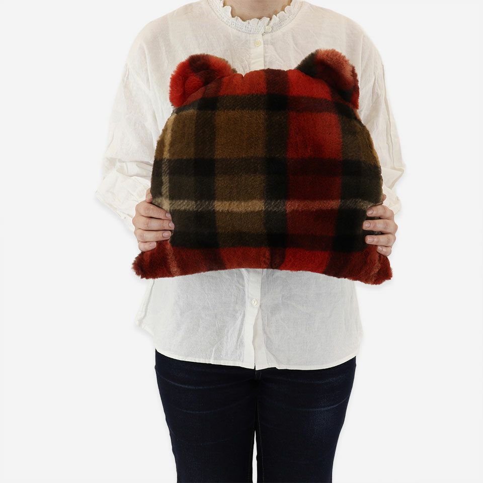 抱き心地のよいサイズでついつい触ってしまいます／カラー：ブラウン