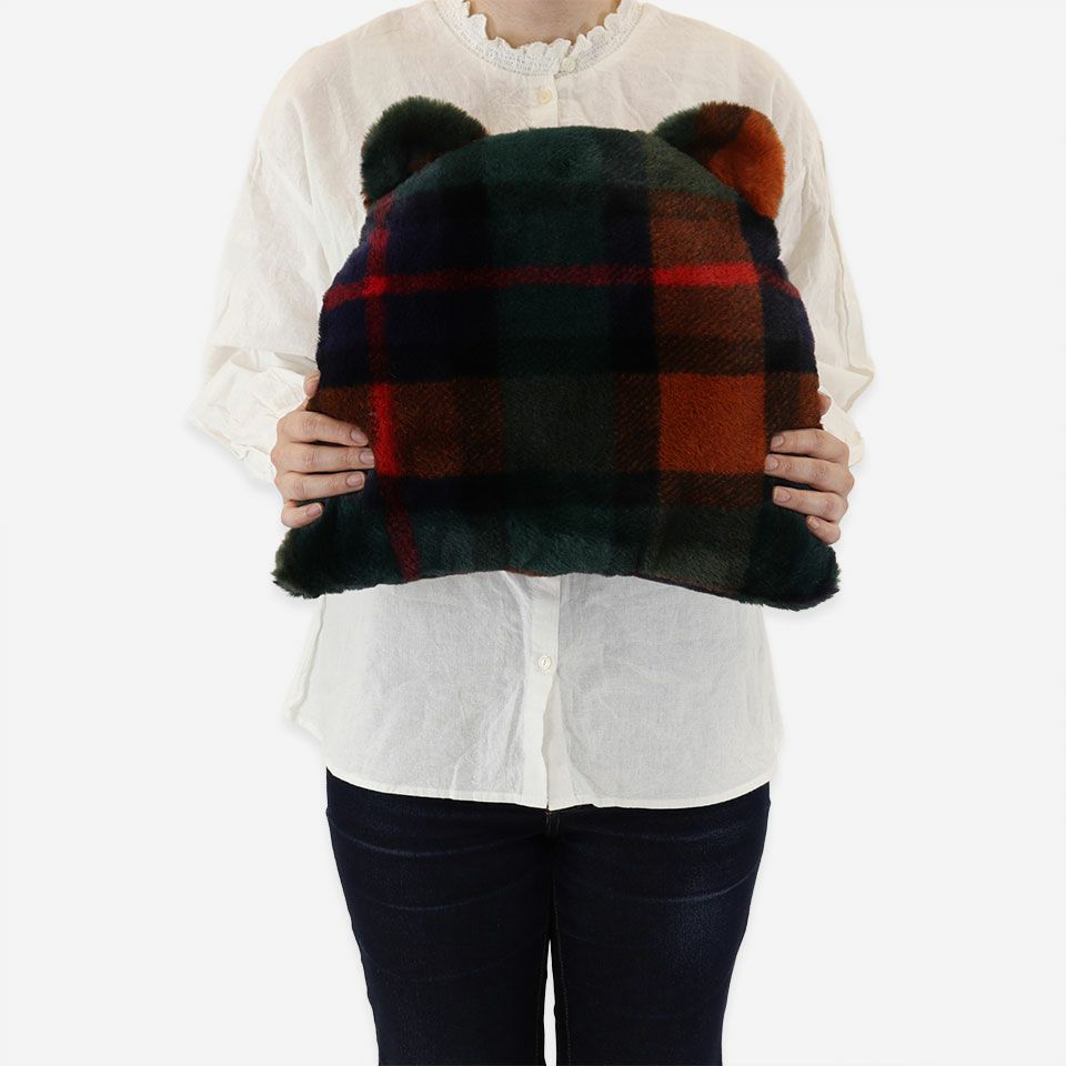 抱き心地のよいサイズでついつい触ってしまいます／カラー：ネイビー