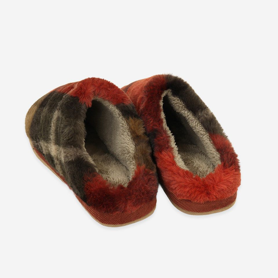 脱いだり履いたりもスムースです／カラー：ブラウン