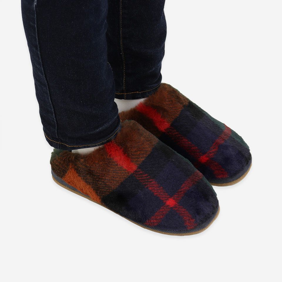 着用画像／Mサイズ 23～24.5cm／側面／柄の出方には個体差があります／カラー：ネイビー