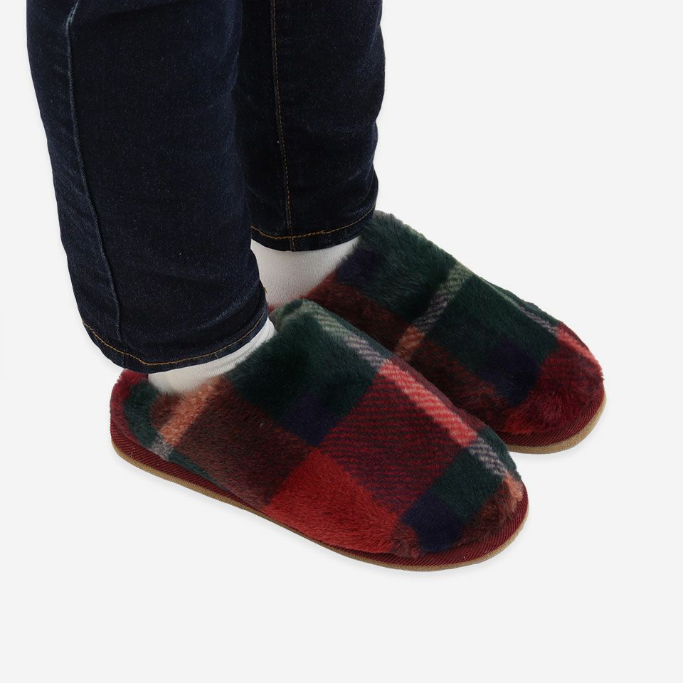 着用画像／Mサイズ 23～24.5cm／側面／柄の出方には個体差があります／カラー：レッド