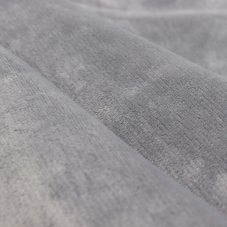 裏面にはファーと同色のしっとりなめらかなフランネル生地を使い上品に仕上げています／裏面／カラー：グレー