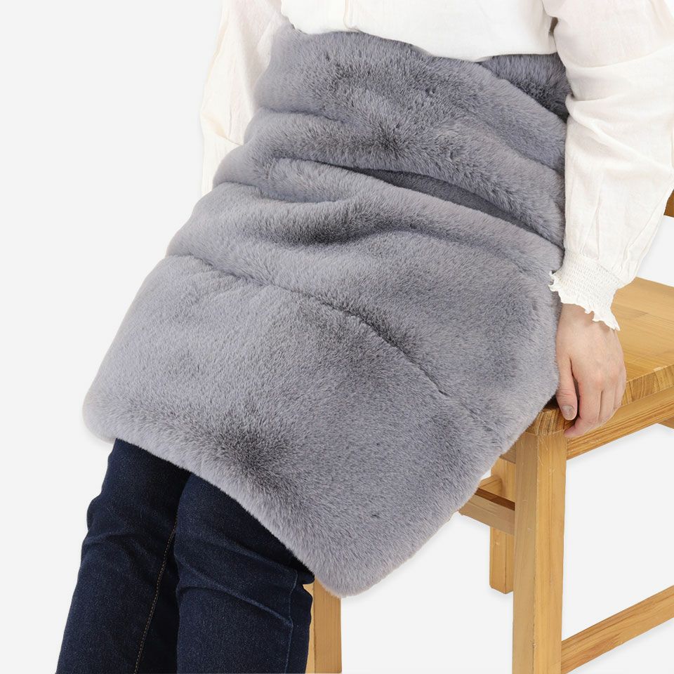 ブランケットとして、ひざ掛けや腰に巻いたりなど、お好みのスタイルでご使用いただけます／カラー：グレー