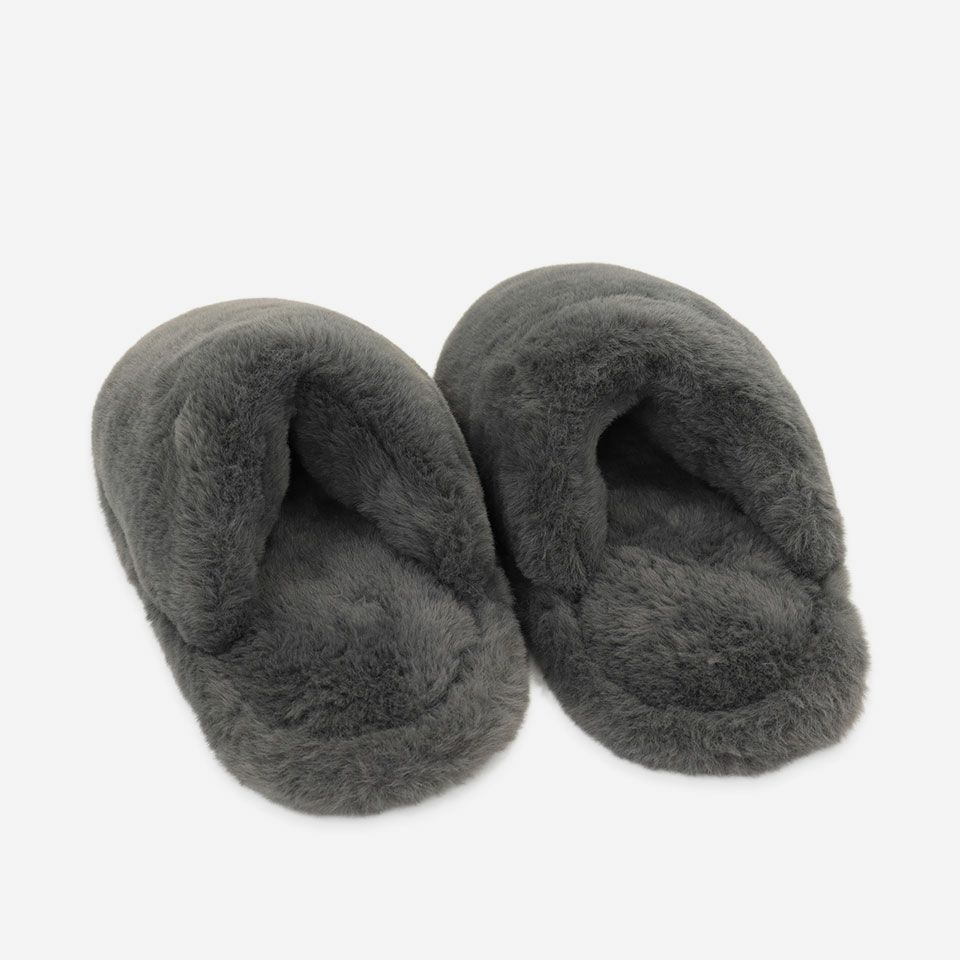 シンプルかつ自然な美しさと心地良い肌触りにこだわりました／カラー：グレー