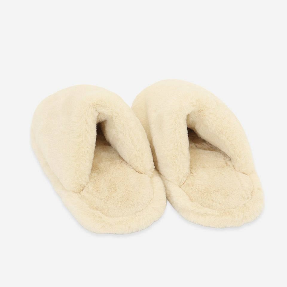 シンプルかつ自然な美しさと心地良い肌触りにこだわりました／カラー：アイボリー