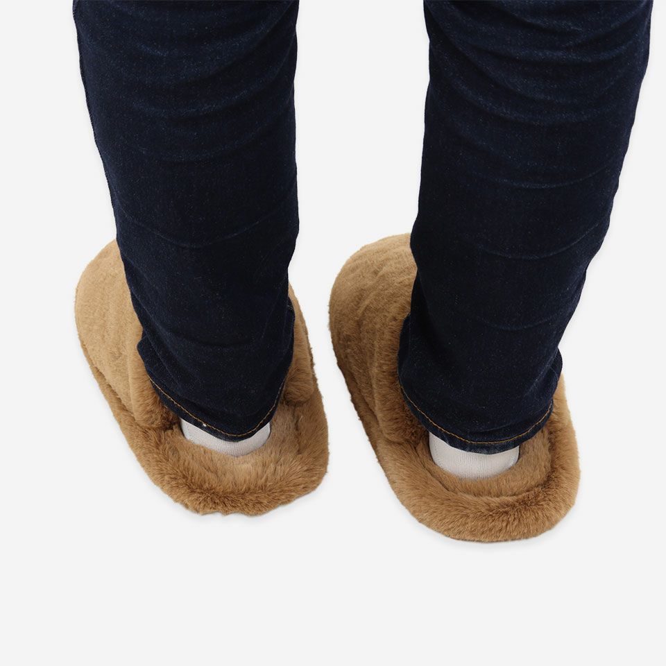 足をいれると、包み込まれている…うっとりするような感覚をぜひお試しください／カラー：ベージュ