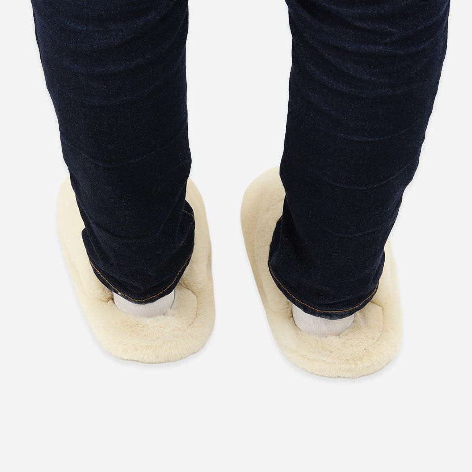 足をいれると、包み込まれている…うっとりするような感覚をぜひお試しください／カラー：アイボリー