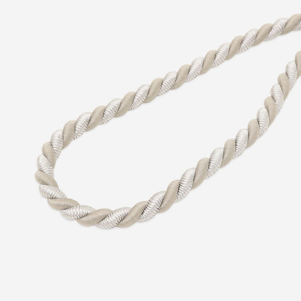シンプルでありながら、格上のロープタッセルです／カラー：グレー