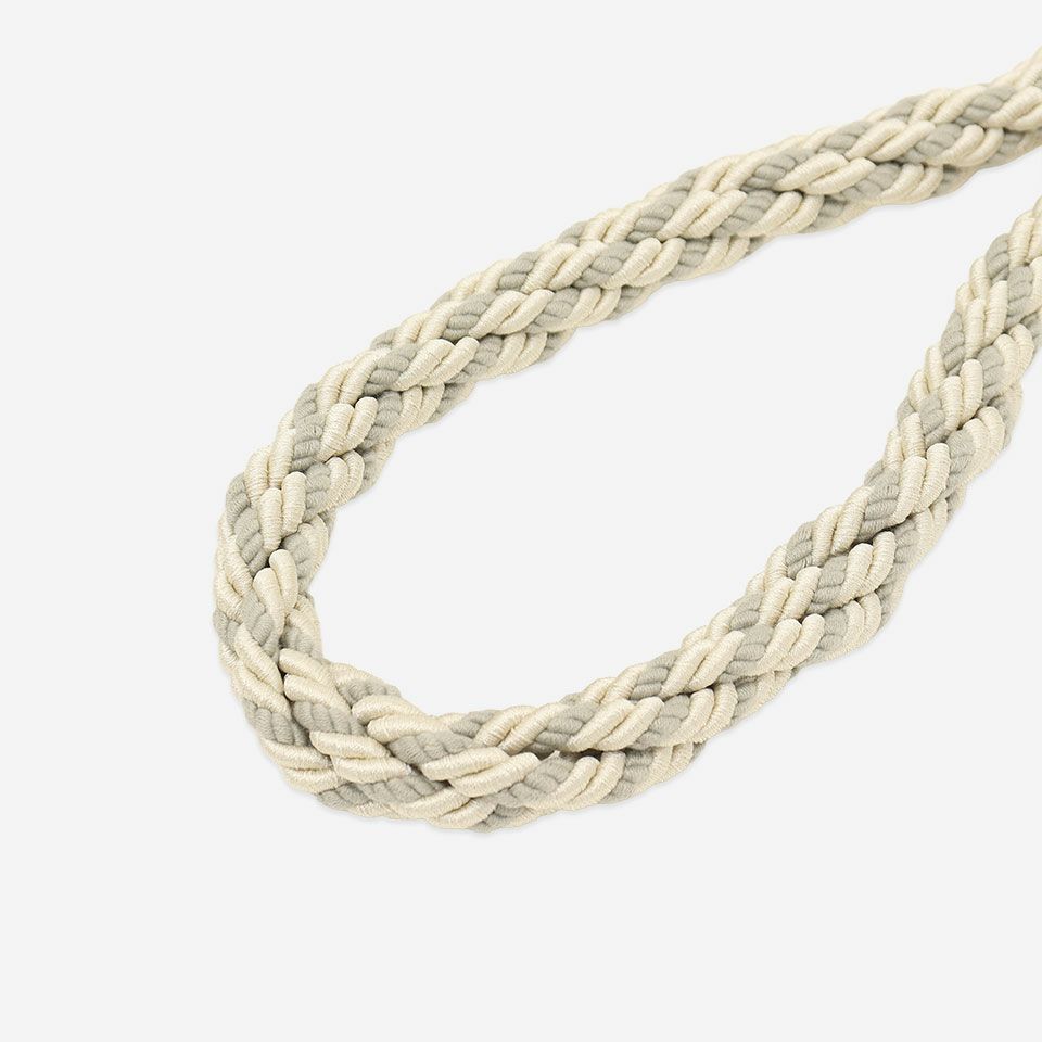 ラグジュアリーナチュラルの演出にご使用いただける高級ロープタッセルです／カラー：アイボリー