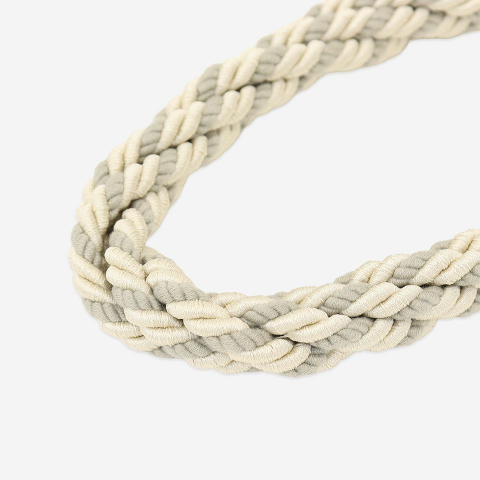 ナチュラルな空間にアクセントとなる色味です／カラー：アイボリー