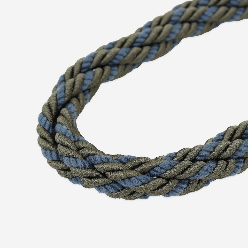 ナチュラルな空間にアクセントとなる色味です／カラー：ブルー
