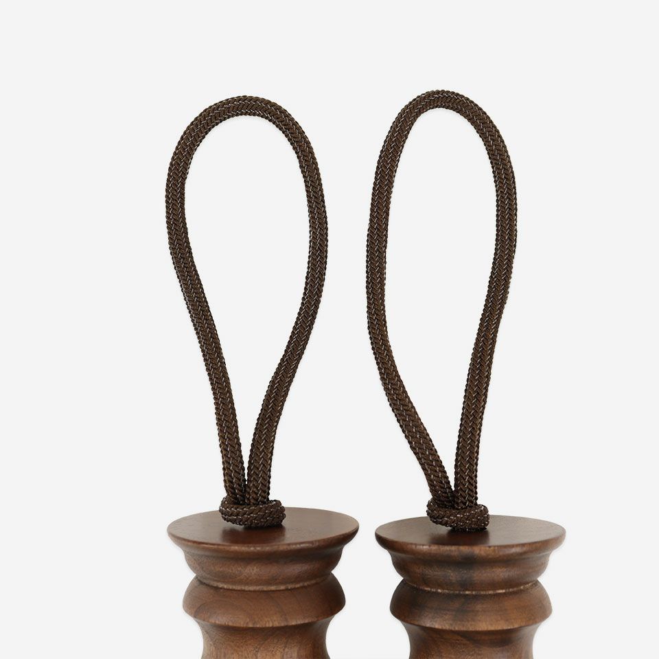 ループ部分／カラー：ブラウン／木部の色はダークなブラウン塗装となっております