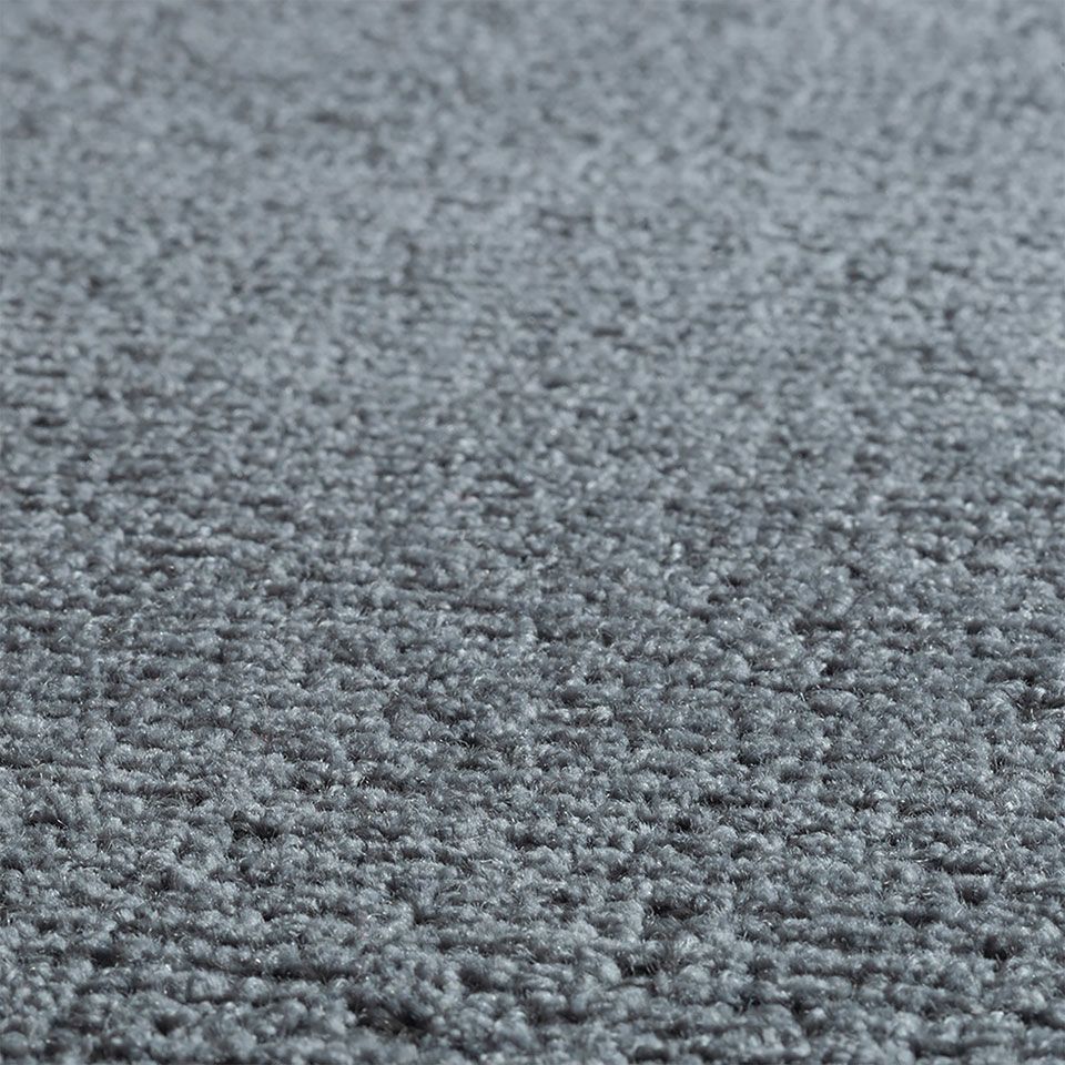 かすみがかった空気や時間がうつろうイメージを表現しました／カラー：ブルーグレー