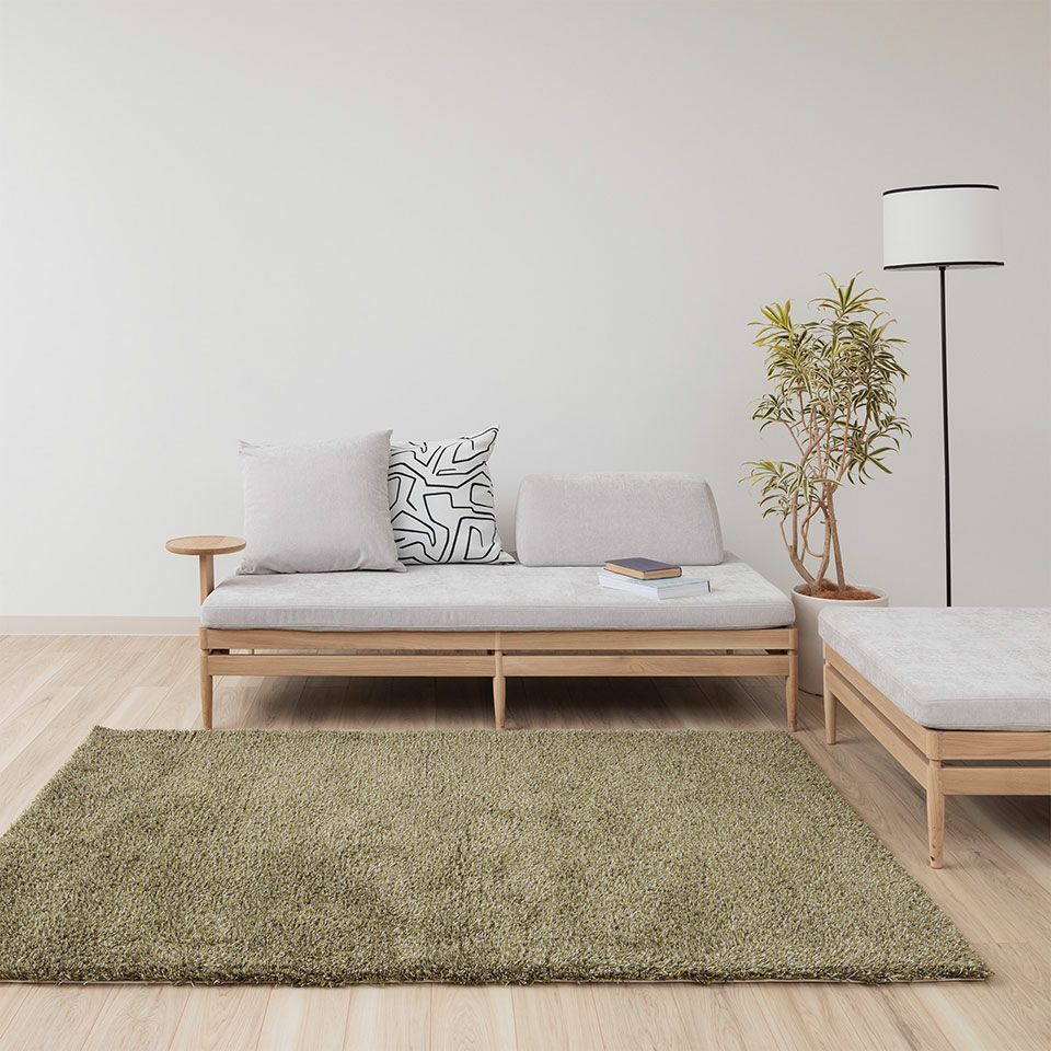 さまざまな色と糸を組み合わせた繊細な糸使いが特徴です