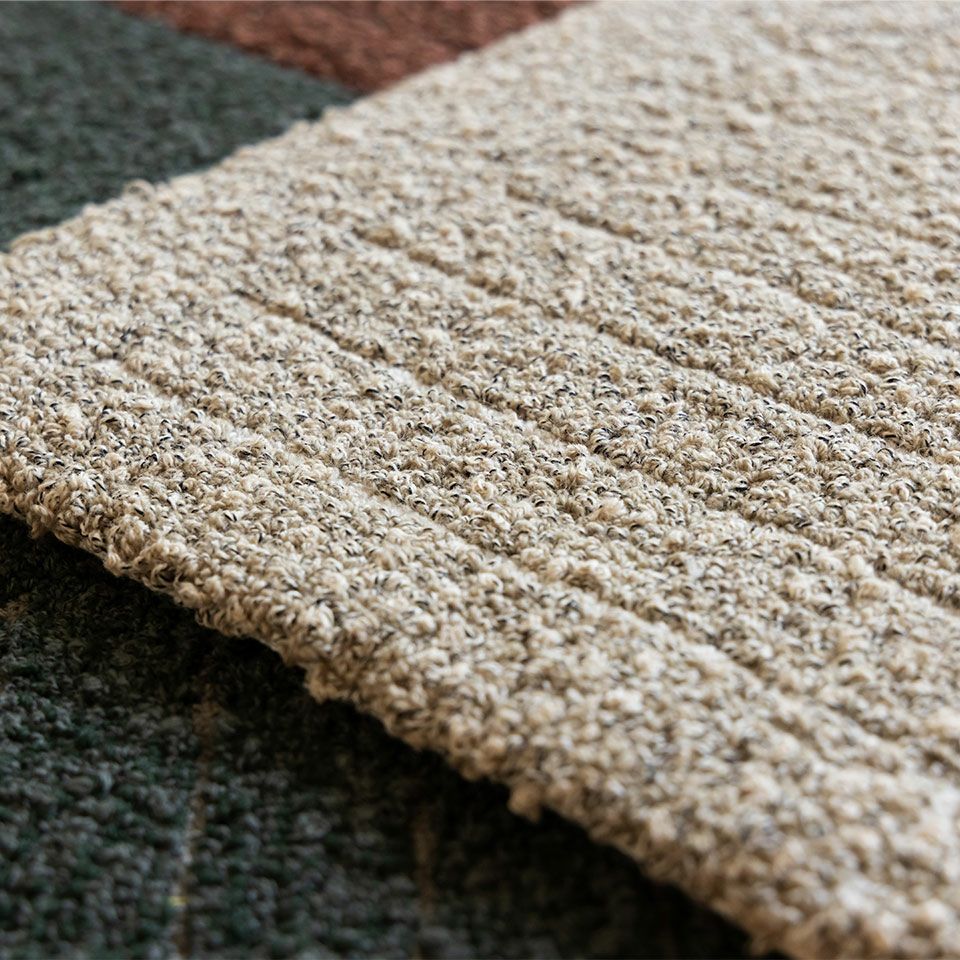 拡大画像／カラー：ベージュ・グリーン・ダークレッド