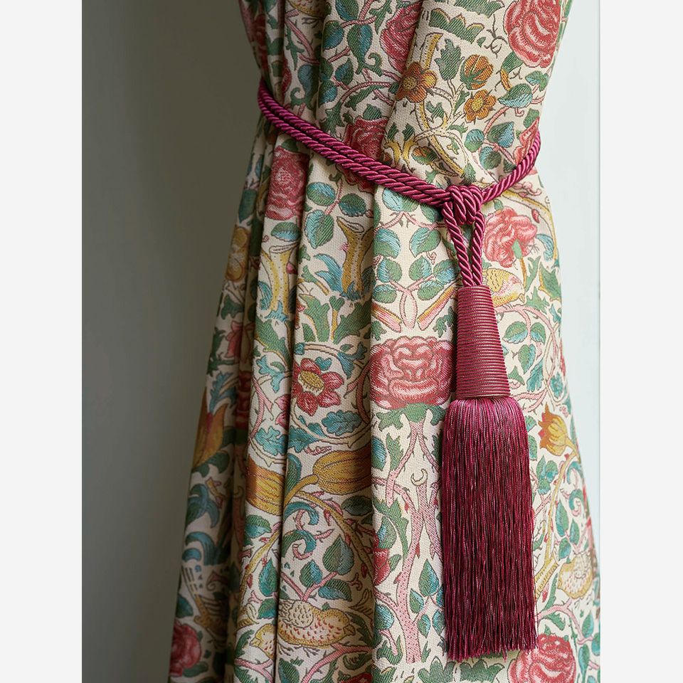 装飾タッセルと合わせていただくとよりエレガントな印象をお楽しみいただけます