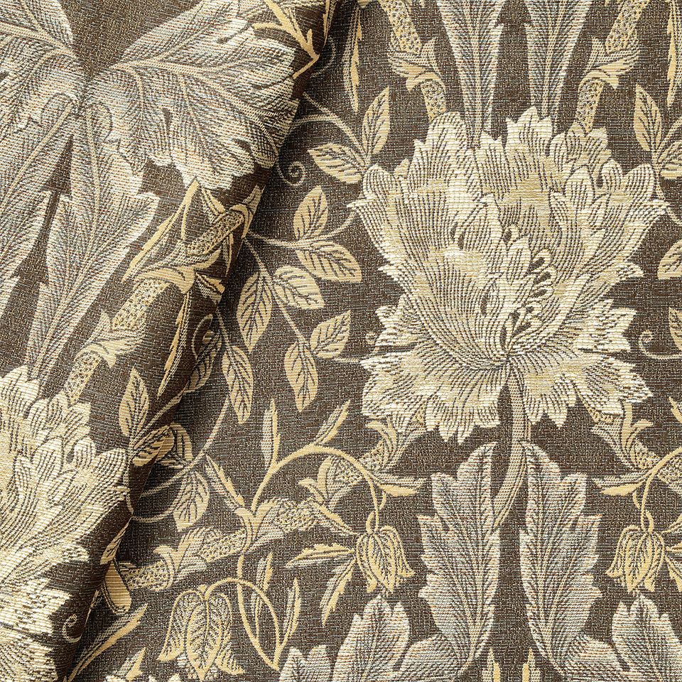 生地拡大画像／ボリュームのある太番手やカラーミックス糸など、糸の持つ素材感を生かして丁寧に表現しています