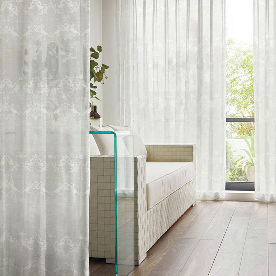 イメージ画像／日中もかわいらしいツグミのデザインが楽しめる刺繍レースです