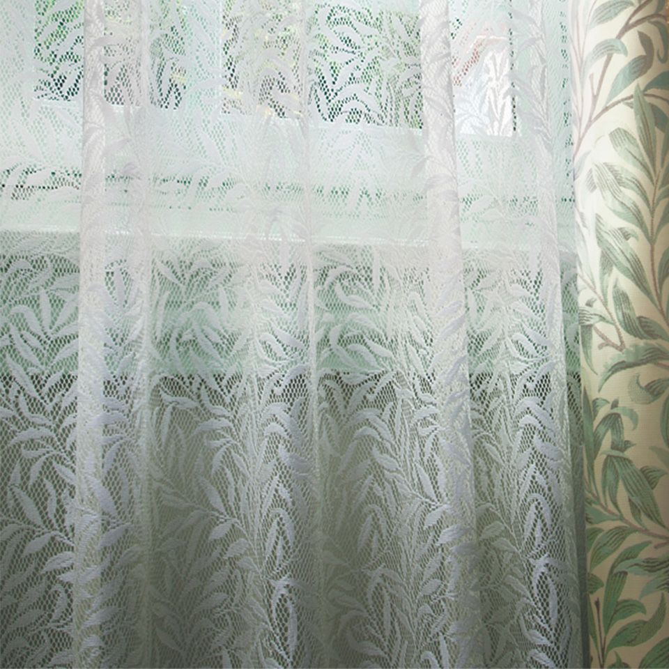 イメージ画像／モチーフの柳の枝をボリュームのある編みレースで表現しました