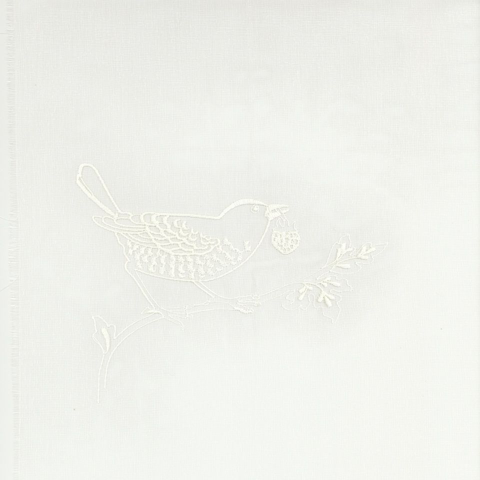 生地拡大画像／ツグミのくちばし、目、羽根を細部まで刺繍で丹念に表現しています