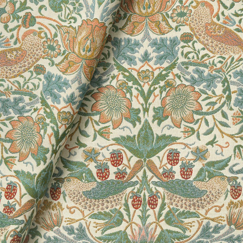 生地拡大画像／オフホワイトのベースに柄が映えるよう、シルエットが美しく浮かび上がる色調を採用しました