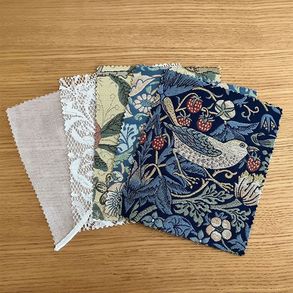サンプルのサイズは約15×18cmです